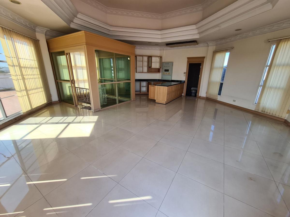 ขายบ้านรัชดา ห้วยขวาง : บ้านใหญ่ 7 ห้องนอน รัชดา 700 ตร.ม. ใกล้เมือง! Spacious 7-Bedroom House in Ratchada 700 sqm – City Living Ready!