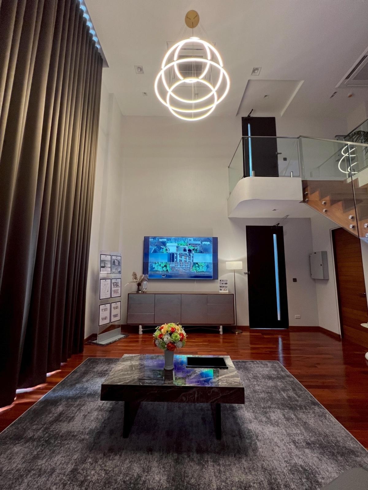 ขายบ้านอารีย์ อนุสาวรีย์ : ที่สุดแห่งความหรูหราใจกลางอารีย์ 8 ห้องนอน 11 ห้องน้ำ Experience luxury living at Yensabaidee Residence Phahon 11 - 8 beds, 11 baths, private pool!