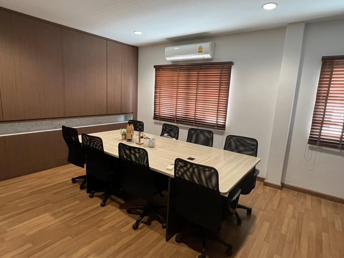 For SaleHome OfficeVipawadee, Don Mueang, Lak Si : Luxury Office Home for Rent on Viphavadi Main Road, Near Don Mueang Airport6-Bedroom Twin House with Storage Space, Special Price!