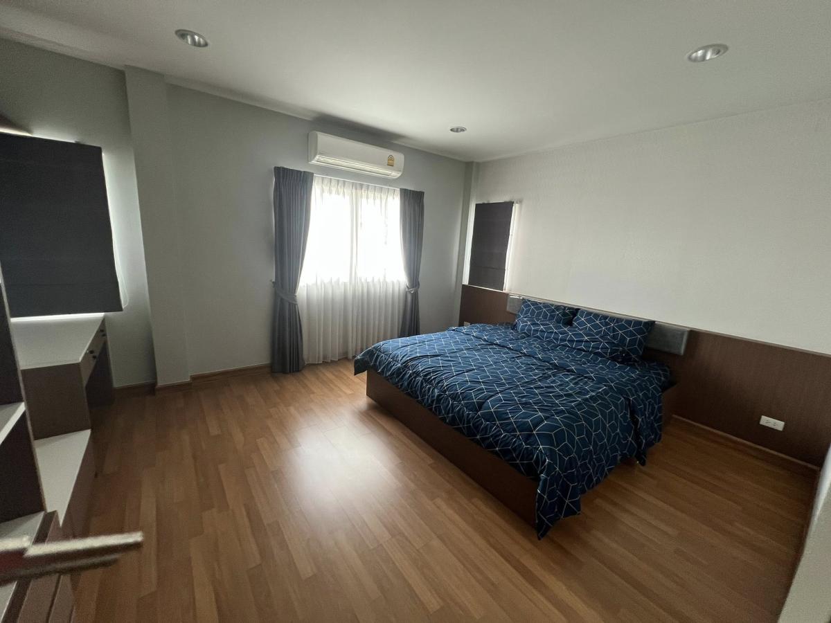 For SaleHome OfficeVipawadee, Don Mueang, Lak Si : Luxury Office Home for Rent on Viphavadi Main Road, Near Don Mueang Airport6-Bedroom Twin House with Storage Space, Special Price!