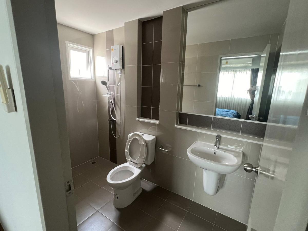 For SaleHome OfficeVipawadee, Don Mueang, Lak Si : Luxury Office Home for Rent on Viphavadi Main Road, Near Don Mueang Airport6-Bedroom Twin House with Storage Space, Special Price!