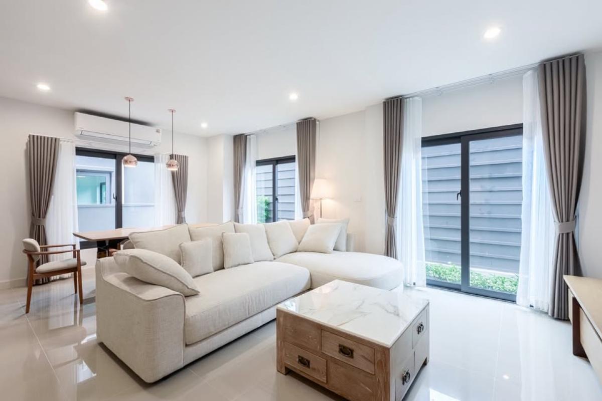 For RentBangna, Bearing, Lasalle : Luxury 4-Bedroom Home in Bangna for Rent at 100,000 THB/Month