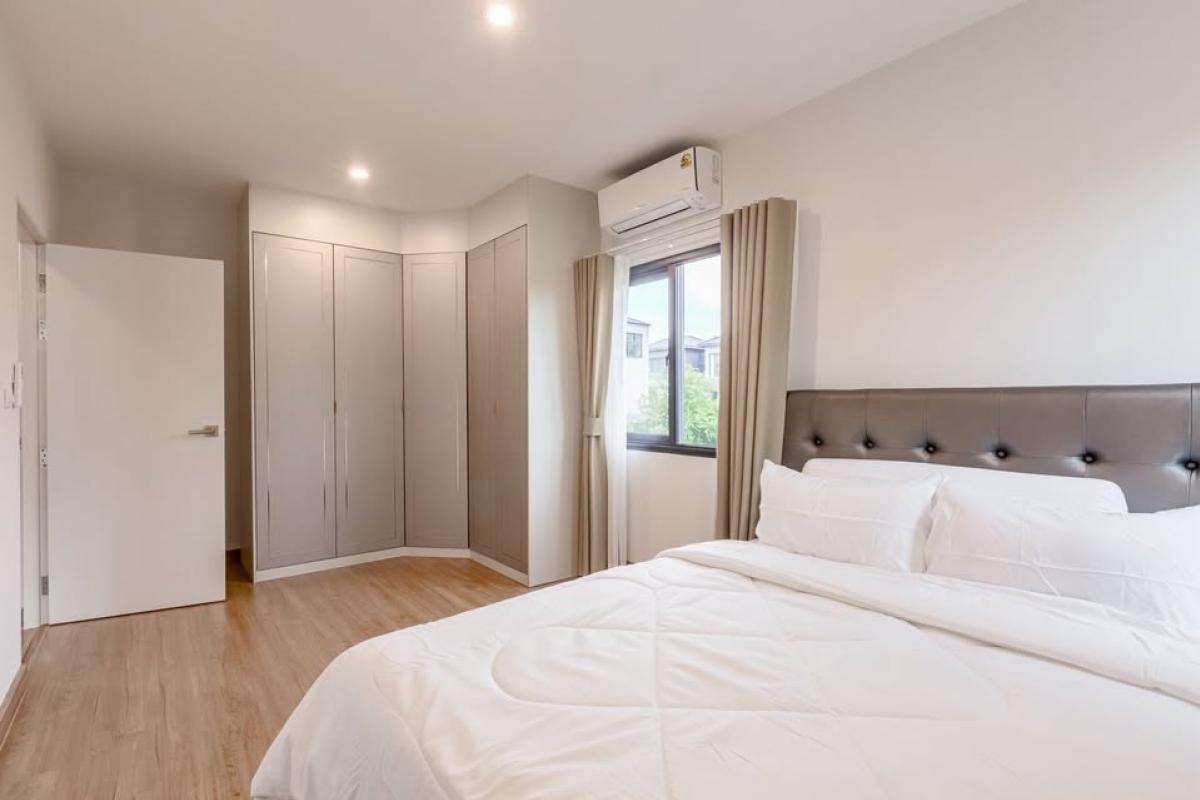 For RentBangna, Bearing, Lasalle : Luxury 4-Bedroom Home in Bangna for Rent at 100,000 THB/Month