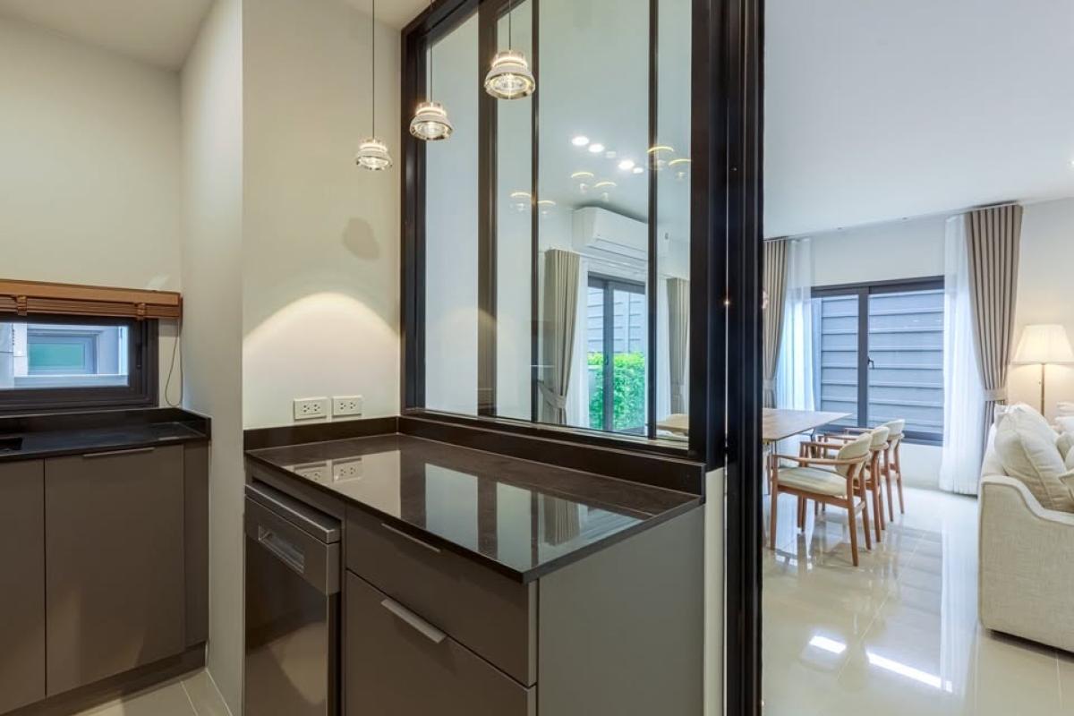 For RentBangna, Bearing, Lasalle : Luxury 4-Bedroom Home in Bangna for Rent at 100,000 THB/Month