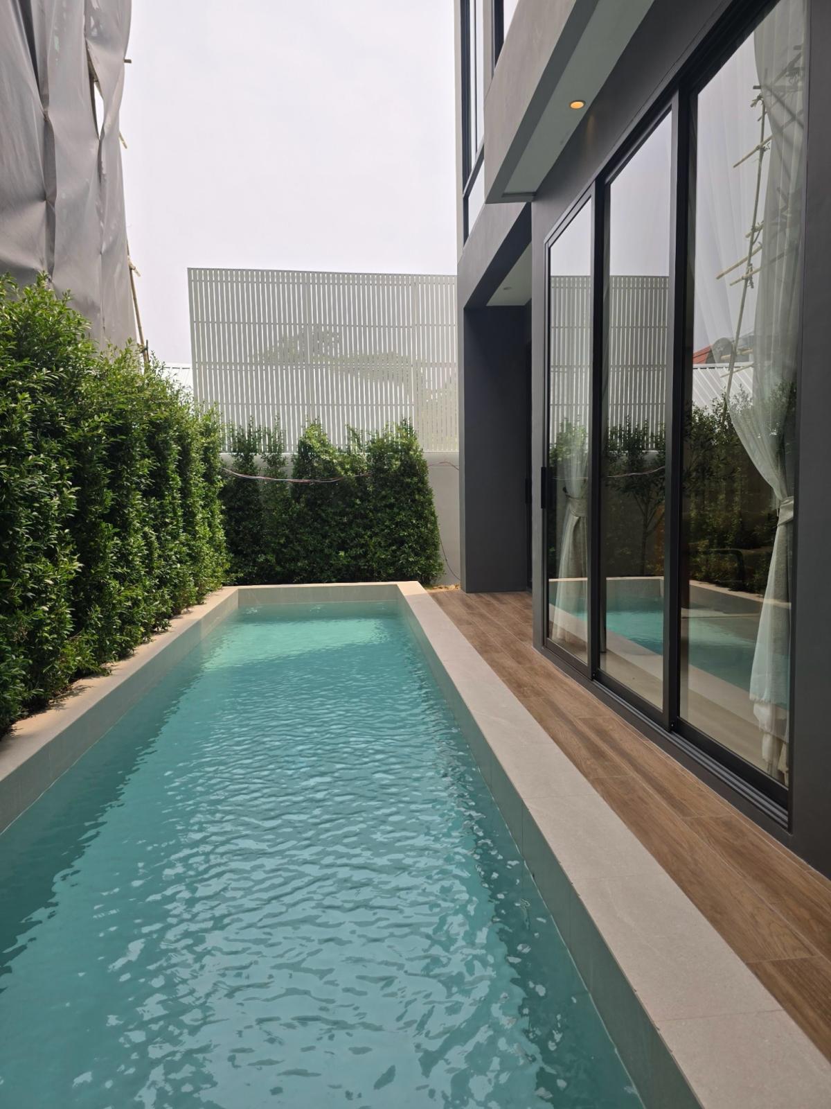 For SaleHousePattanakan, Srinakarin : Luxury 5-Bedroom Home in Prime Bangkok! Own Mavista Prestige Village Now