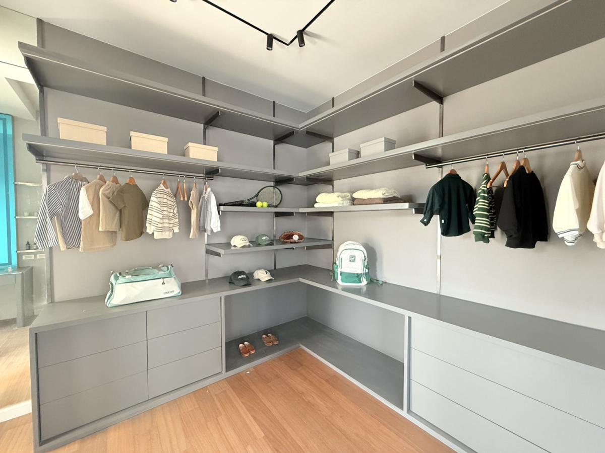 ขายบ้านลาดพร้าว เซ็นทรัลลาดพร้าว : บ้านหรู 5 ห้องนอน พร้อมพื้นที่กว้างขวาง 575 ตร.ม. ย่านลาดพร้าว Luxury 5-Bedroom House with Spacious 575 sqm Living Area in Ladprao