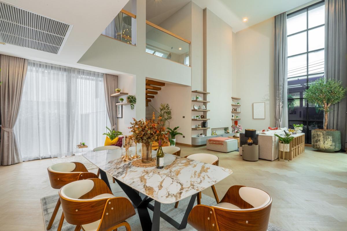 ขายบ้านสุขุมวิท อโศก ทองหล่อ : บ้านหรูเอกมัย 4 ห้องนอน บนพื้นที่กว้างใหญ่ Luxury 4-Bedroom House in Ekkamai, Spacious and Exclusive