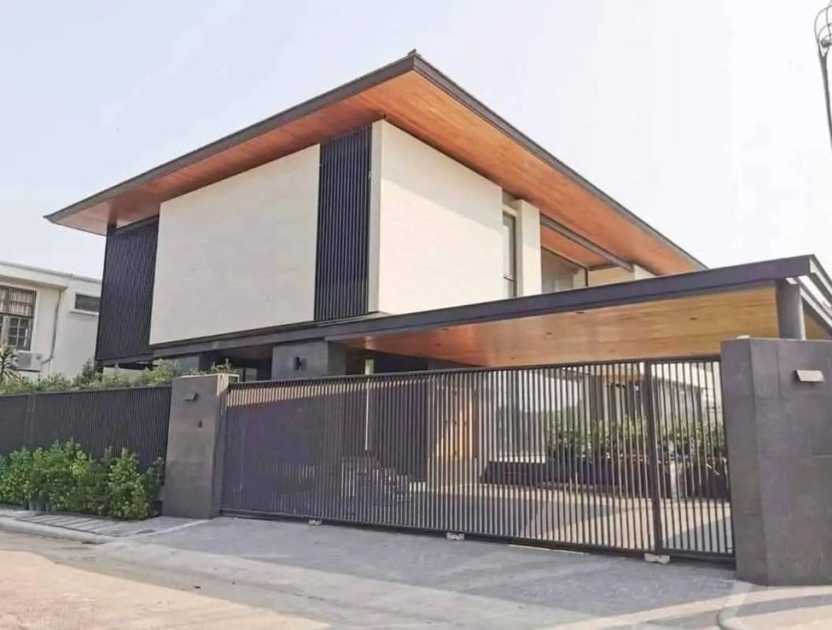 ขายบ้านบางนา แบริ่ง ลาซาล : บ้านหรู 4 ห้องนอน ใกล้บางนา-ตราด เริ่มต้น 250,000 บาทต่อเดือน 
Luxury 4-Bedroom House Near Bangna-Trad, Starting at 250,000 THB/month