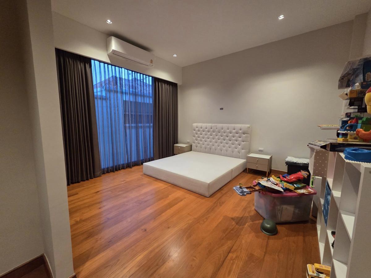 ขายบ้านบางนา แบริ่ง ลาซาล : บ้านหรู 4 ห้องนอน ใกล้บางนา-ตราด เริ่มต้น 250,000 บาทต่อเดือน Luxury 4-Bedroom House Near Bangna-Trad, Starting at 250,000 THB/month