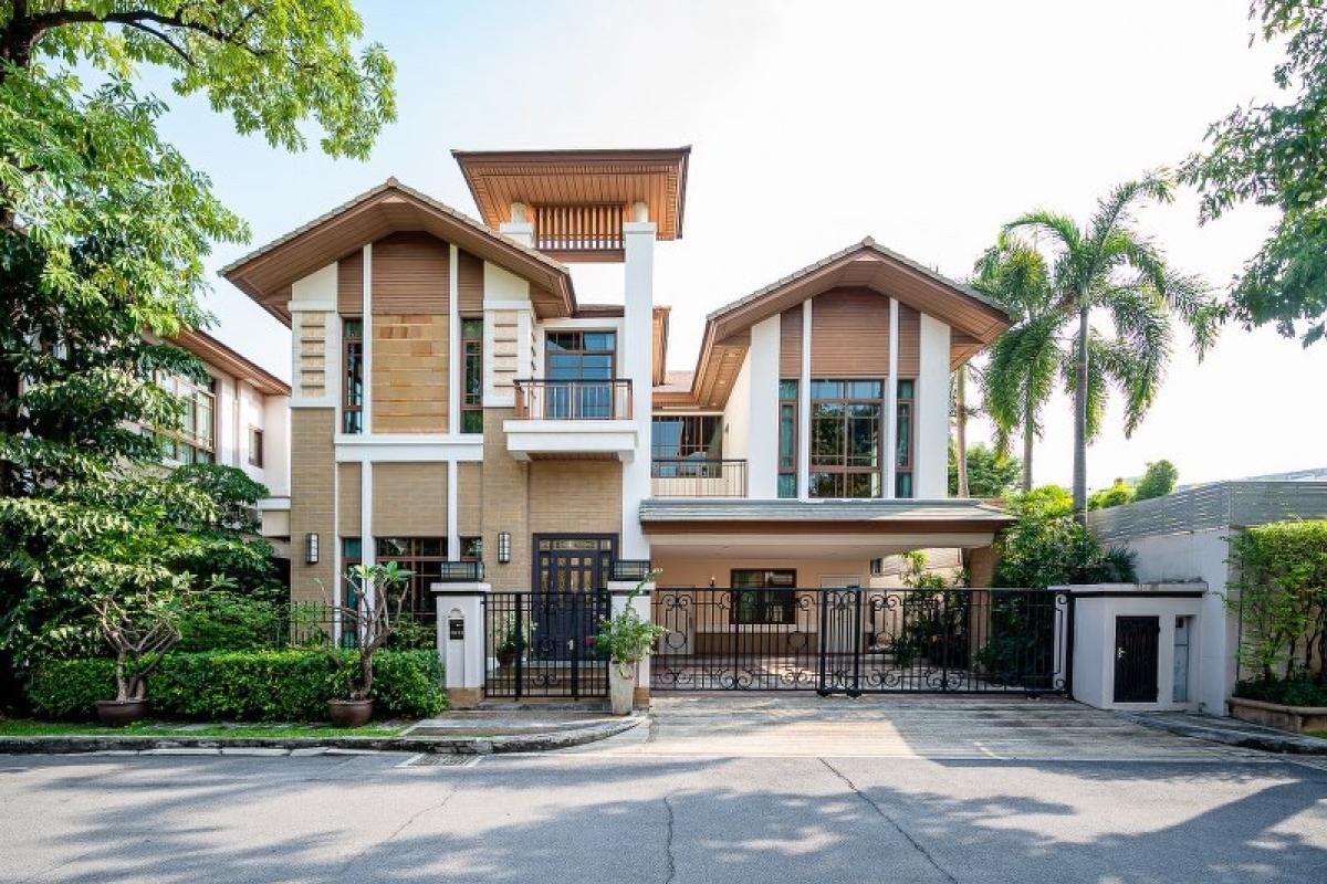 For RentHouseOnnut, Udomsuk : Luxurious 4-Bedroom House on Sukhumvit 67 for Rent at 180,000 THB/month