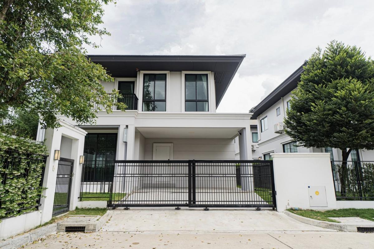 For RentHousePattanakan, Srinakarin : 4-Bedroom House in Prime Location, Ready to Move In near Pattanakarn87