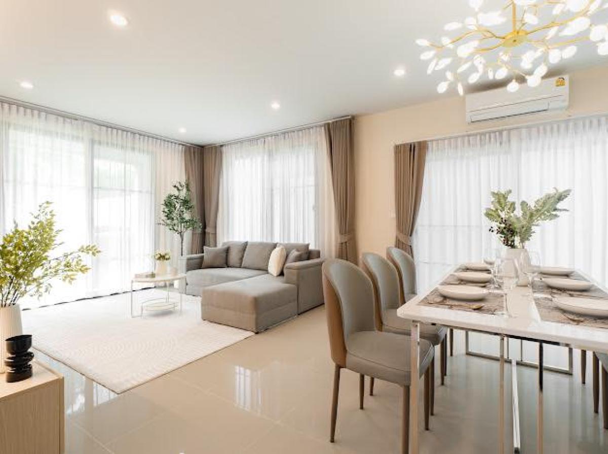 For RentHousePattanakan, Srinakarin : 4-Bedroom House in Prime Location, Ready to Move In near Pattanakarn87