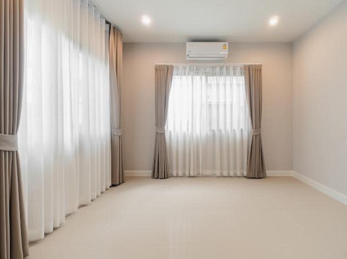 For RentHousePattanakan, Srinakarin : 4-Bedroom House in Prime Location, Ready to Move In near Pattanakarn87