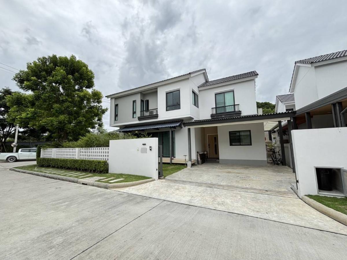 ให้เช่าบ้านสมุทรปราการ สำโรง : บ้านหรู 5 ห้องนอน ทำเลศิรินครินทร์-บางนา 
Luxury 5-Bedroom Home in Srinakarin-Bangna Area