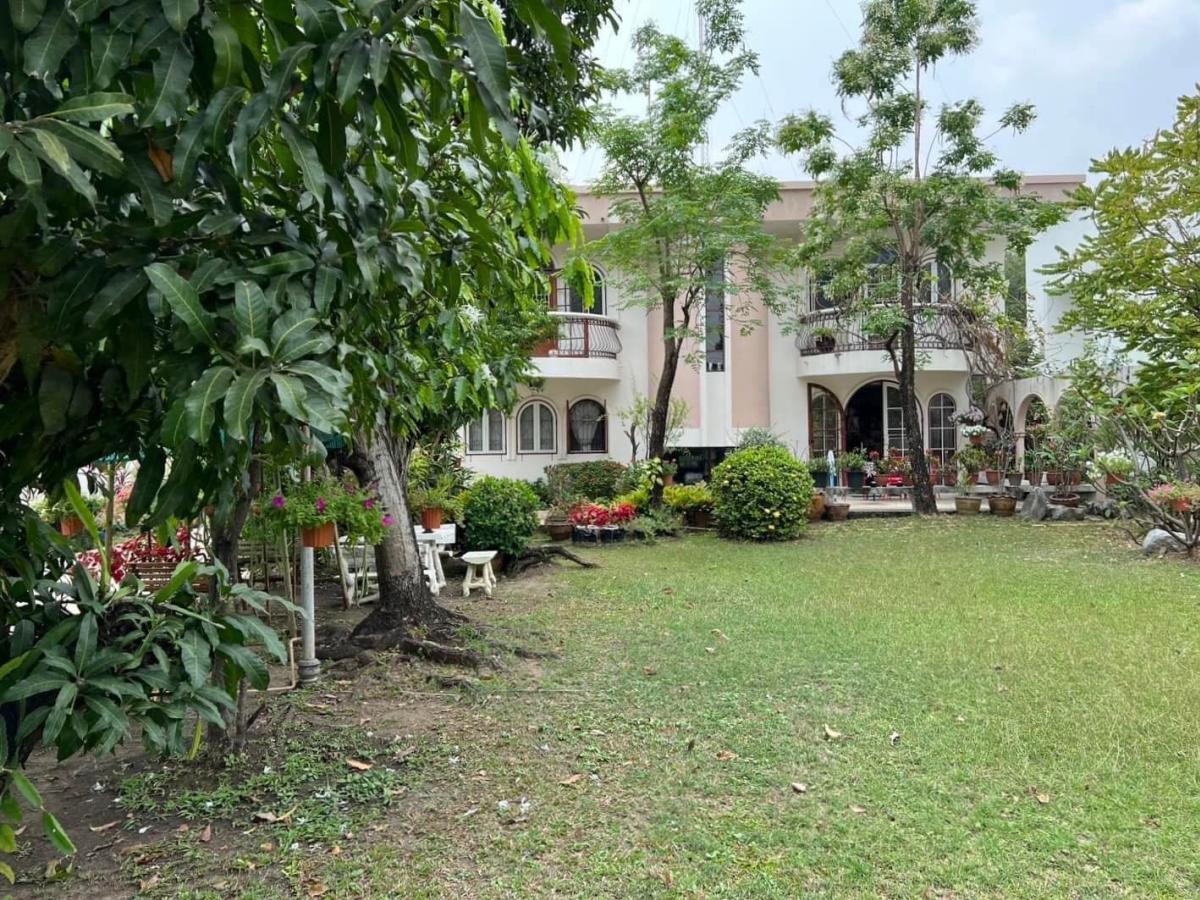 For SaleHouseSukhumvit, Asoke, Thonglor : Single house Sukhumvit 64, by the river, last plot, near BTS Punnawithi Exclusive Sukhumvit 64 Riverside House near BTS Punnawithi, Last Plot Available Invest in a 6-bedroom detached house, 66.9 million baht, golden location, ready to renovate or build ne