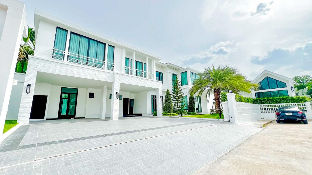 ขายบ้านลาดกระบัง สุวรรณภูมิ : ที่สุดของความหรูหราในสุขุมวิท 77 
Ultimate Luxury at Perfect Masterpiece Sukhumvit 77