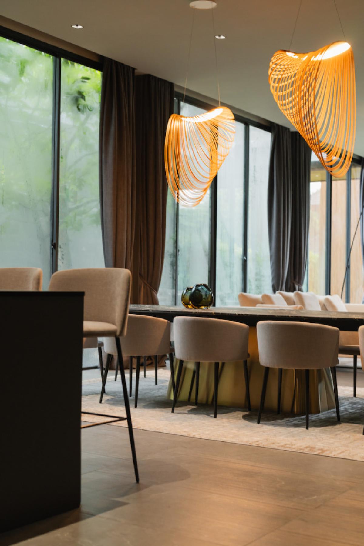 ขายบ้านลาดพร้าว เซ็นทรัลลาดพร้าว : บ้านพักหรู 5 ห้องนอนใจกลางลาดพร้าว พร้อมส่วนกลางครบครัน Luxury 5-Bedroom House in Ladprao with Full Facilities Available Now