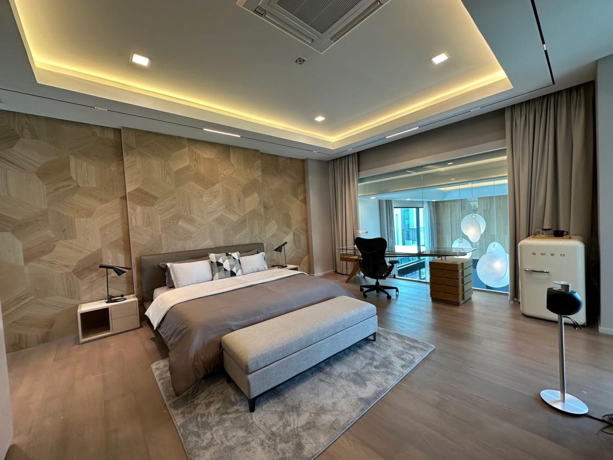 For RentHousePattanakan, Srinakarin : Luxury 4-Bedroom Home Near Rama 9-Srinakarin - For Rent 400,000 THB/month