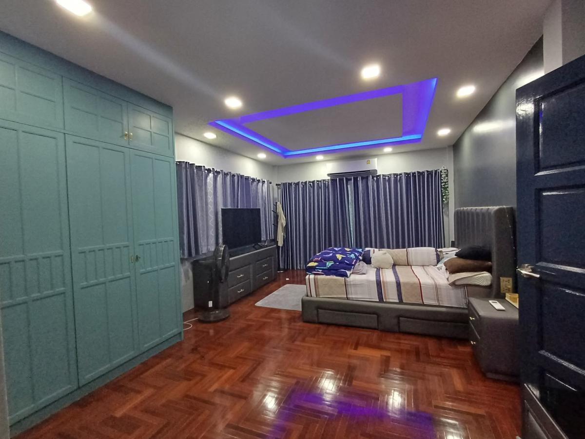 For RentHousePattanakan, Srinakarin : New detached house for rent near Suanluang Rama IX with full furniture! Explore Your Dream Home Near Suanluang Rama IX!