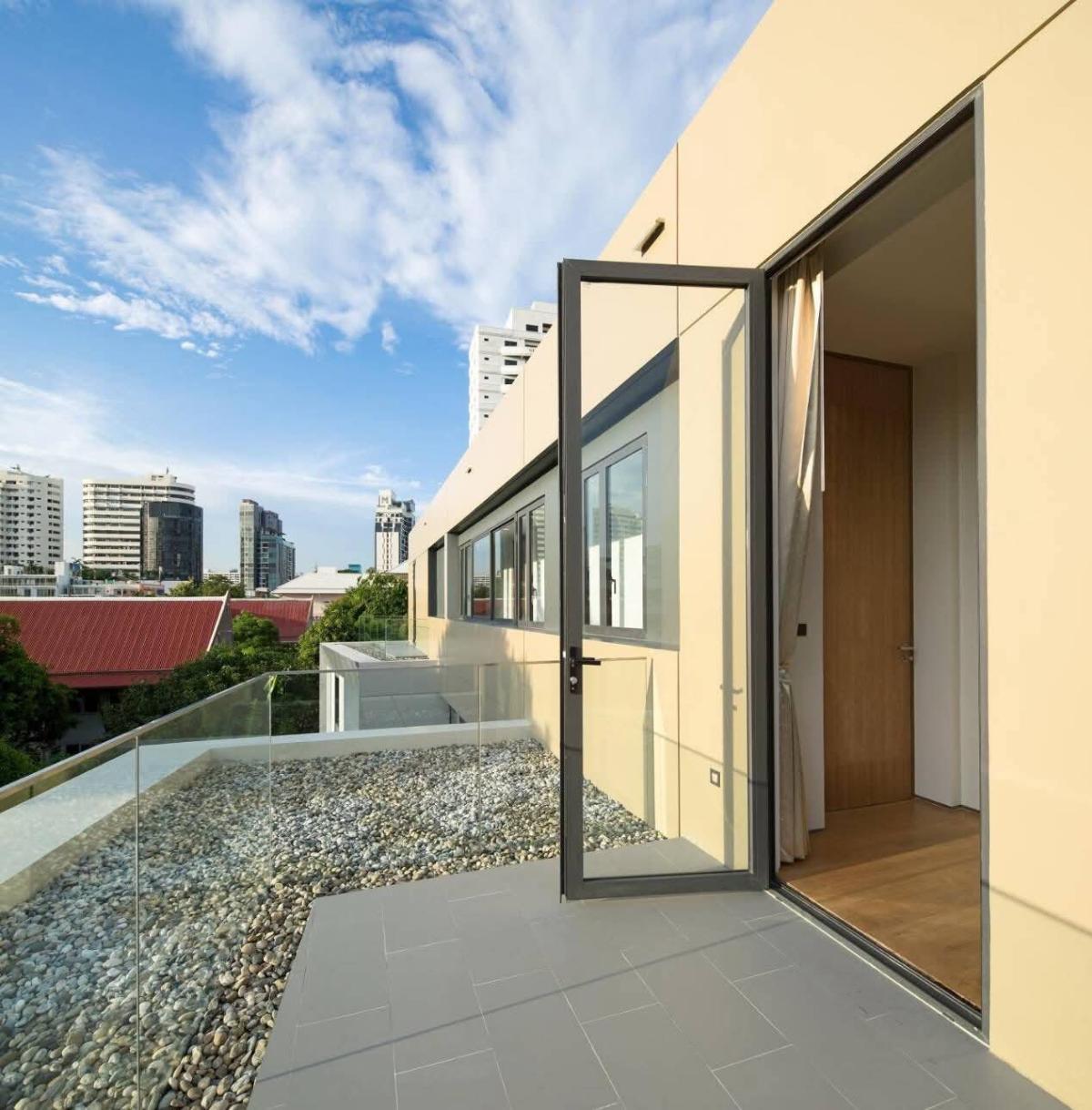 ขายบ้านสุขุมวิท อโศก ทองหล่อ : บ้านหรูเอกมัย 4 ห้องนอน 127 ตร.ว. พร้อมอยู่ Luxury 4-Bedroom House in Ekkamai, Ready to Move In!