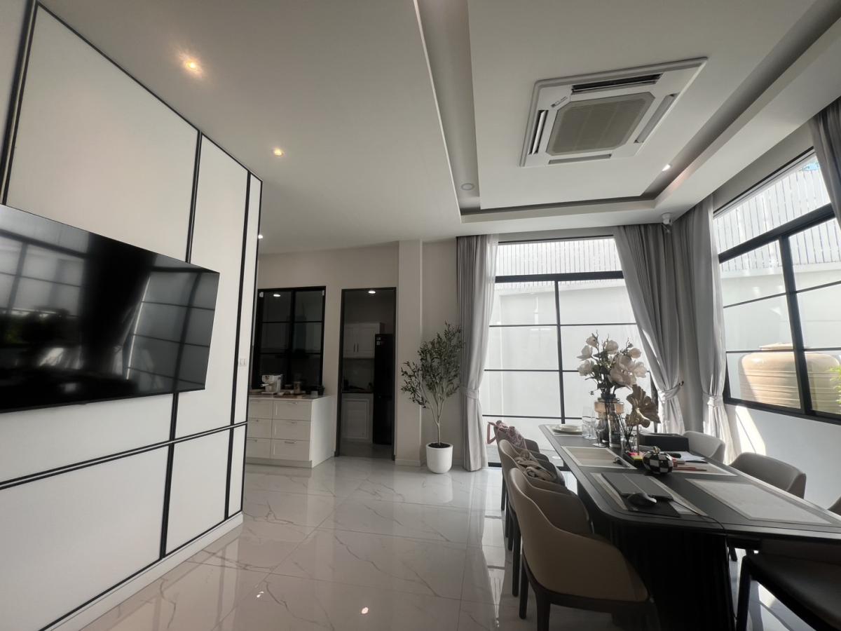 ให้เช่าบ้านเกษตร นวมินทร์ ลาดปลาเค้า : บ้านหรู 3 ห้องนอน กลางเอกมัย-สุขสมถาวร Luxury 3-Bedroom House in The Master Ekkamai-Sukhonthasawat