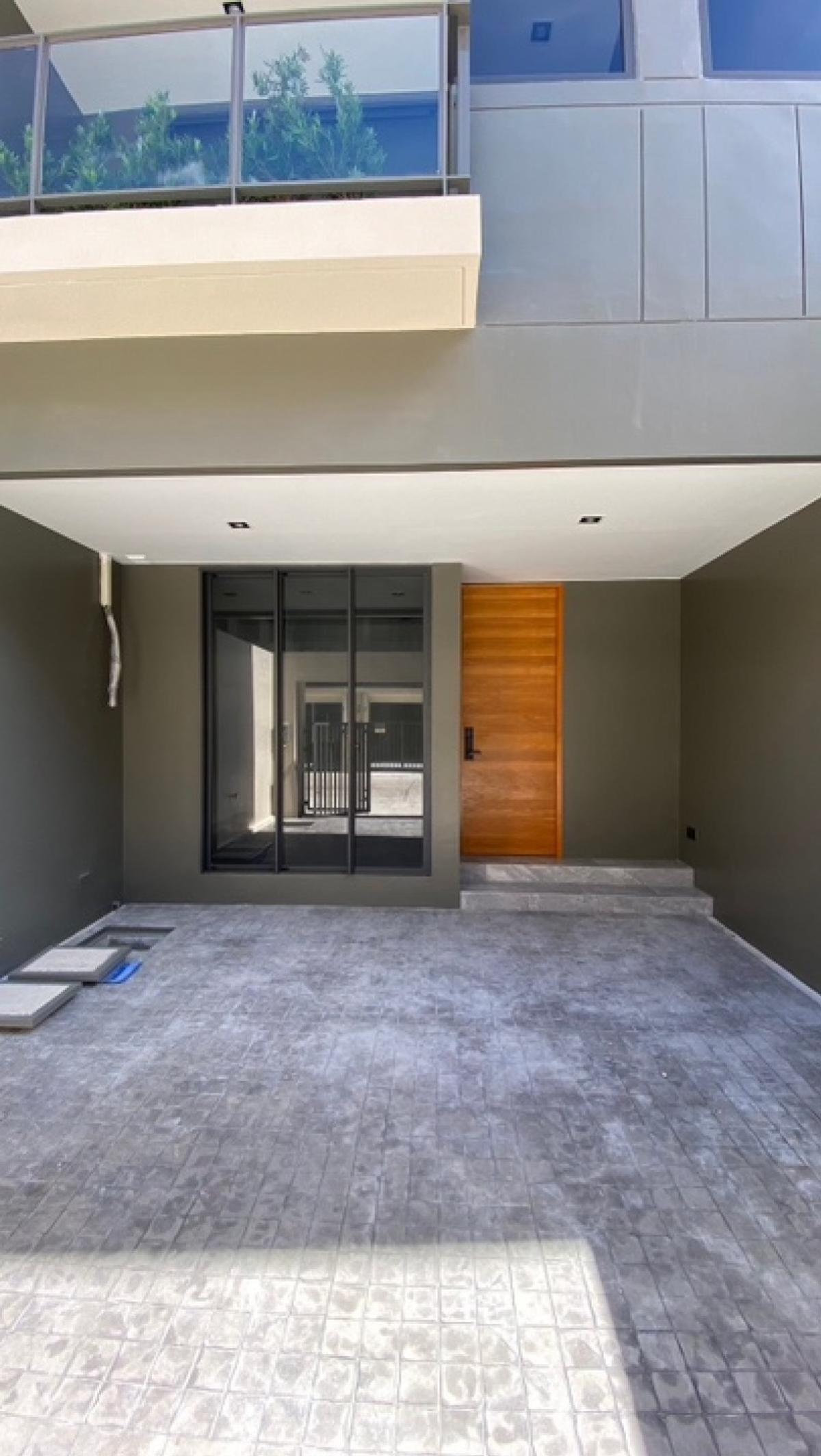 For SaleTownhomeLadprao101, Happy Land, The Mall Bang Kapi : Luxurious THER Ladprao 93 Home with Garden View, Near MRT Mahadthai