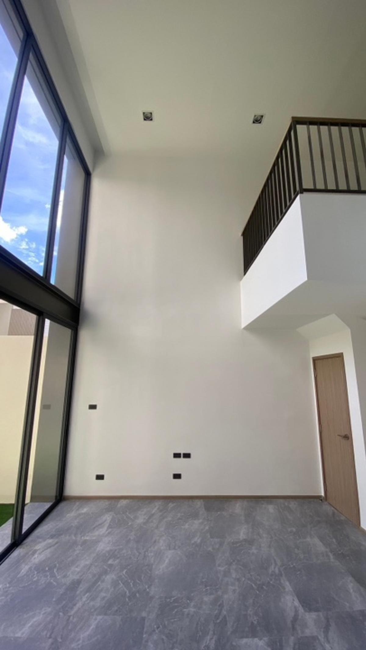 For SaleTownhomeLadprao101, Happy Land, The Mall Bang Kapi : Luxurious THER Ladprao 93 Home with Garden View, Near MRT Mahadthai