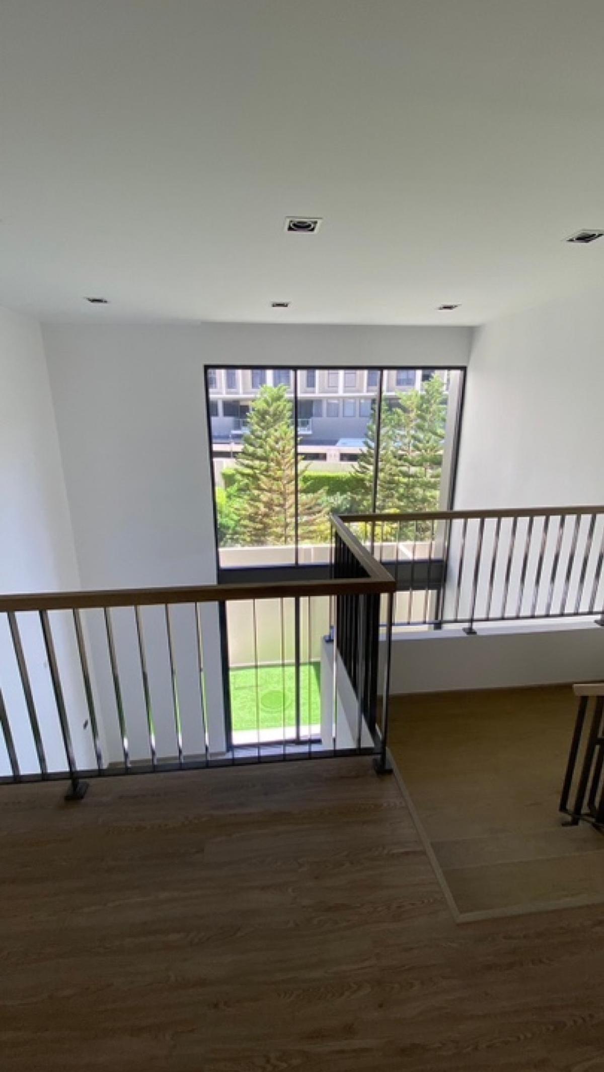 For SaleTownhomeLadprao101, Happy Land, The Mall Bang Kapi : Luxurious THER Ladprao 93 Home with Garden View, Near MRT Mahadthai