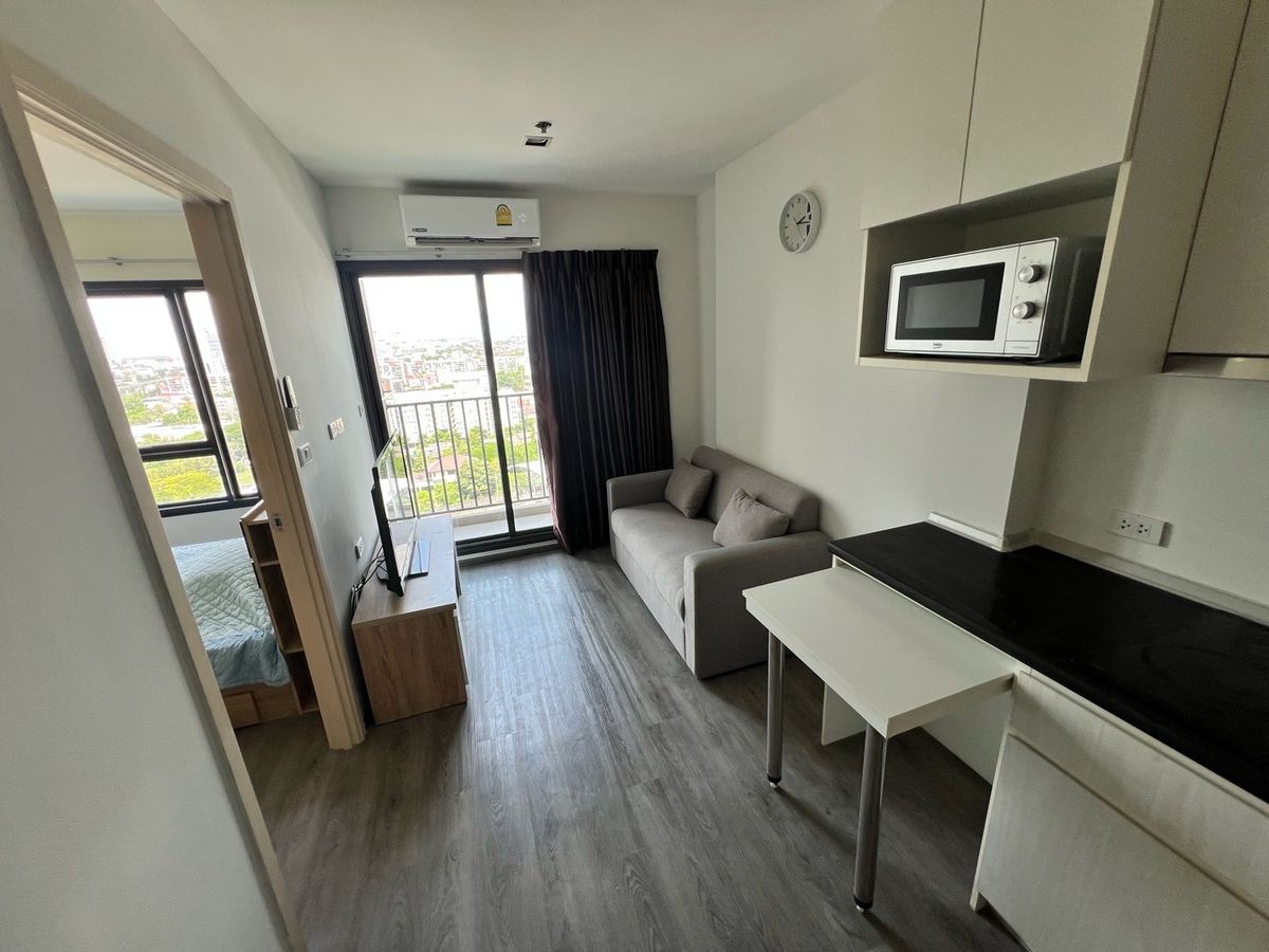 For RentCondoPattanakan, Srinakarin : ✅For rent, Rich Park @ Triple Station, Rich Park @ Triple Station, near the Yellow Line and ARL Hua Mak Station.