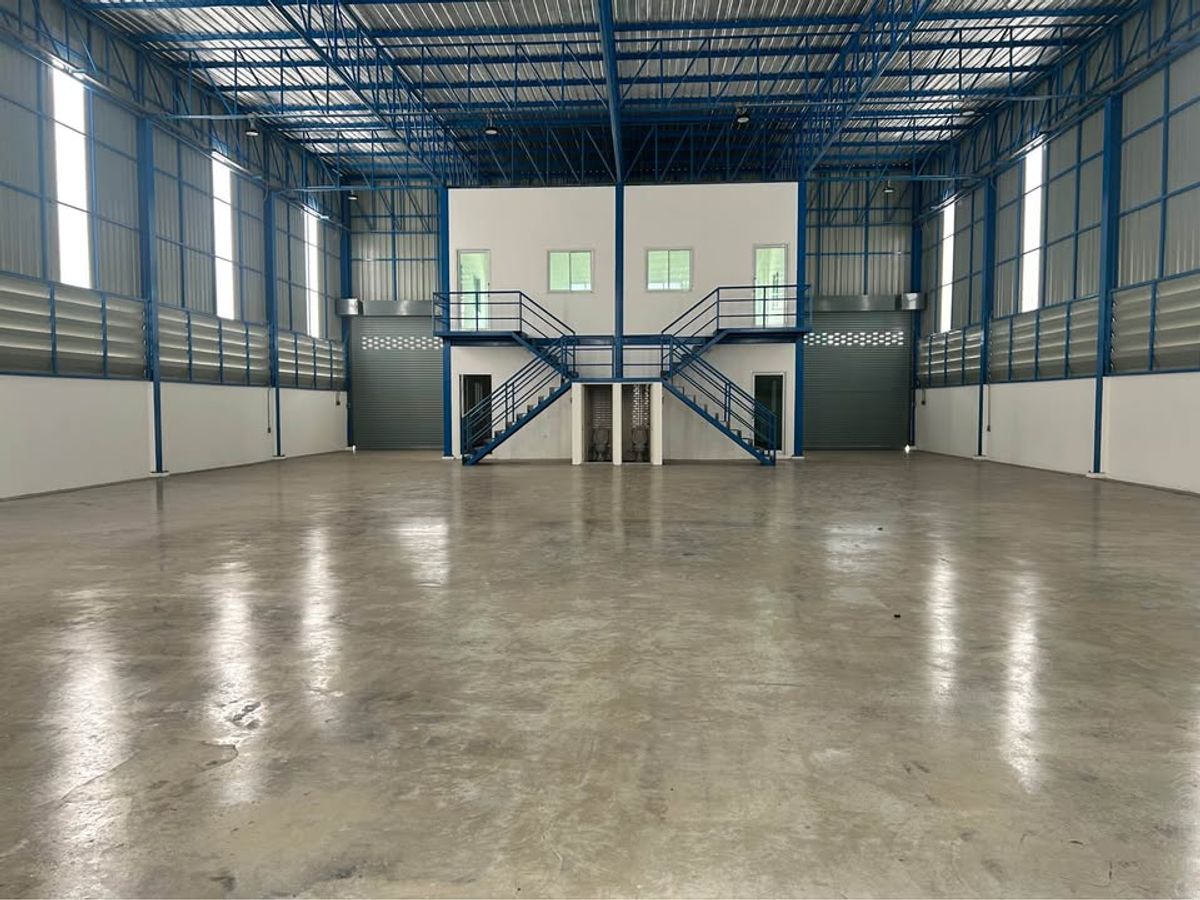 For RentWarehousePathum Thani,Rangsit, Thammasat : Warehouse for rent, Lam Luk Ka Khlong 6, size 600 sqm. Can be made in the factory.