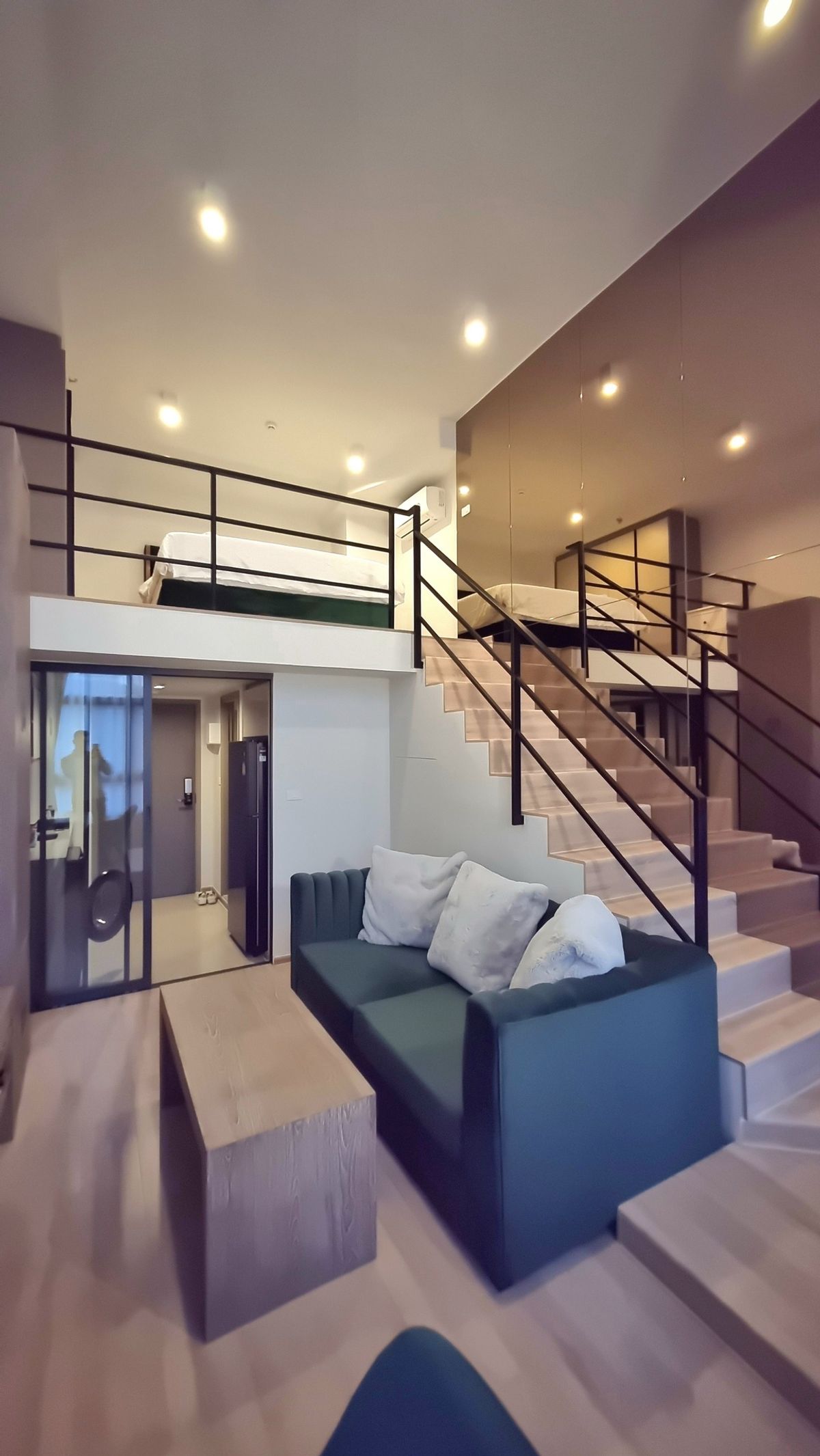 For SaleCondoRama9, Petchburi, RCA : Condo For Sale Ideo Rama 9 – Asoke near MRT Rama 9 (400 m / 6-min walk)