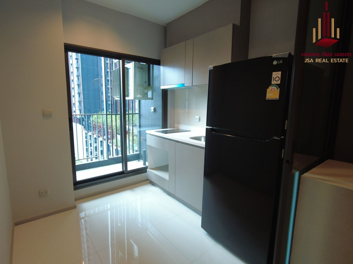 For SaleCondoRama9, Petchburi, RCA : ✨ For Sale: Life Asoke - Rama 9 Condo ✨ 💰 ONLY 4,100,000 THB