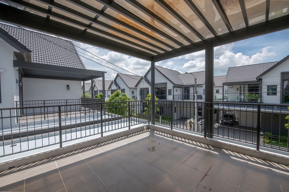 ให้เช่าบ้านบางนา แบริ่ง ลาซาล : ให้เช่าบ้านหรูย่านบางนา Centro Bangna - 4 ห้องนอน ตกแต่งครบ เลี้ยงสัตว์ได้ ใกล้ห้างสรรพสินค้า พร้อมเข้าอยู่