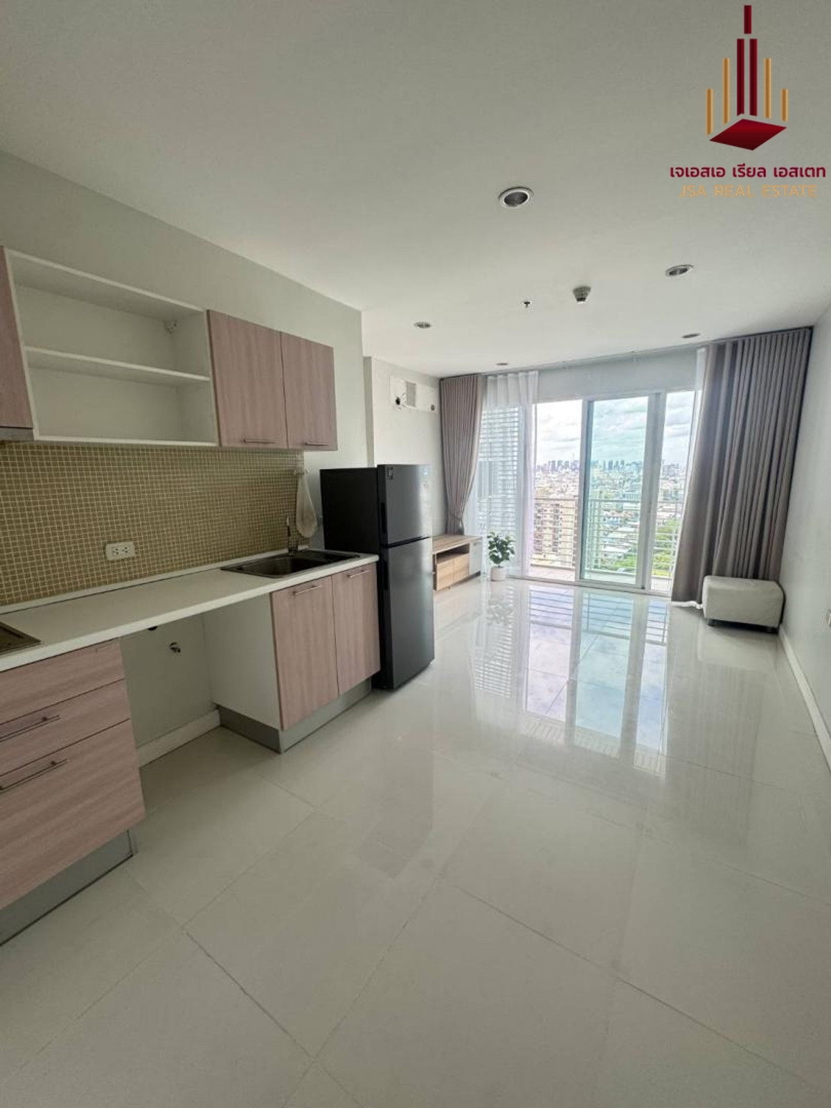 For SaleCondoRama9, Petchburi, RCA : ✨ For Sale: The Mark Ratchada - Airport Link Condo ✨ 💰 ONLY 4,320,000 THB