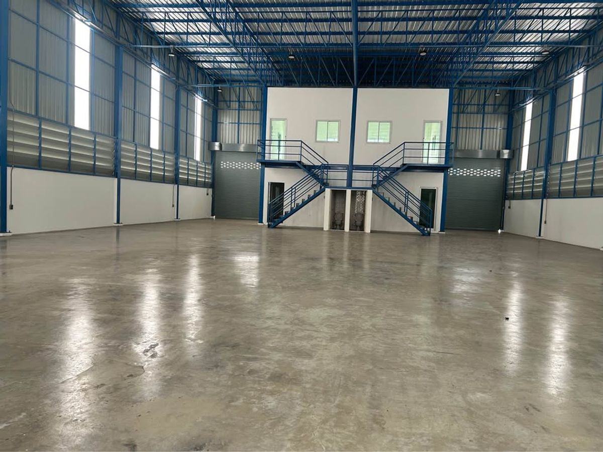 For RentWarehousePathum Thani,Rangsit, Thammasat : Warehouse for rent, Lam Luk Ka Khlong 6, size 600 sqm. Can be made in the factory.