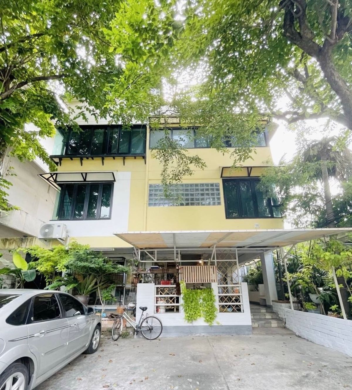 ให้เช่าเกษตรศาสตร์ รัชโยธิน : ให้เช่า TR COURT Apartment ซอยพหลโยธิน35 3ห้องนอน เดิน 5 นาทีถึง BTS รัชโยธิน
