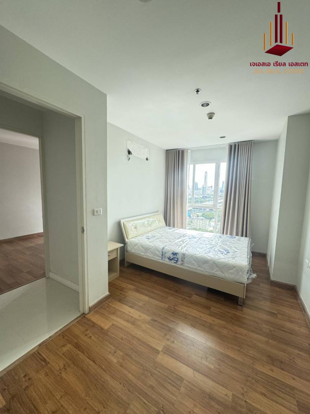 For SaleCondoRama9, Petchburi, RCA : ✨ For Sale: The Mark Ratchada - Airport Link Condo ✨ 💰 ONLY 4,320,000 THB