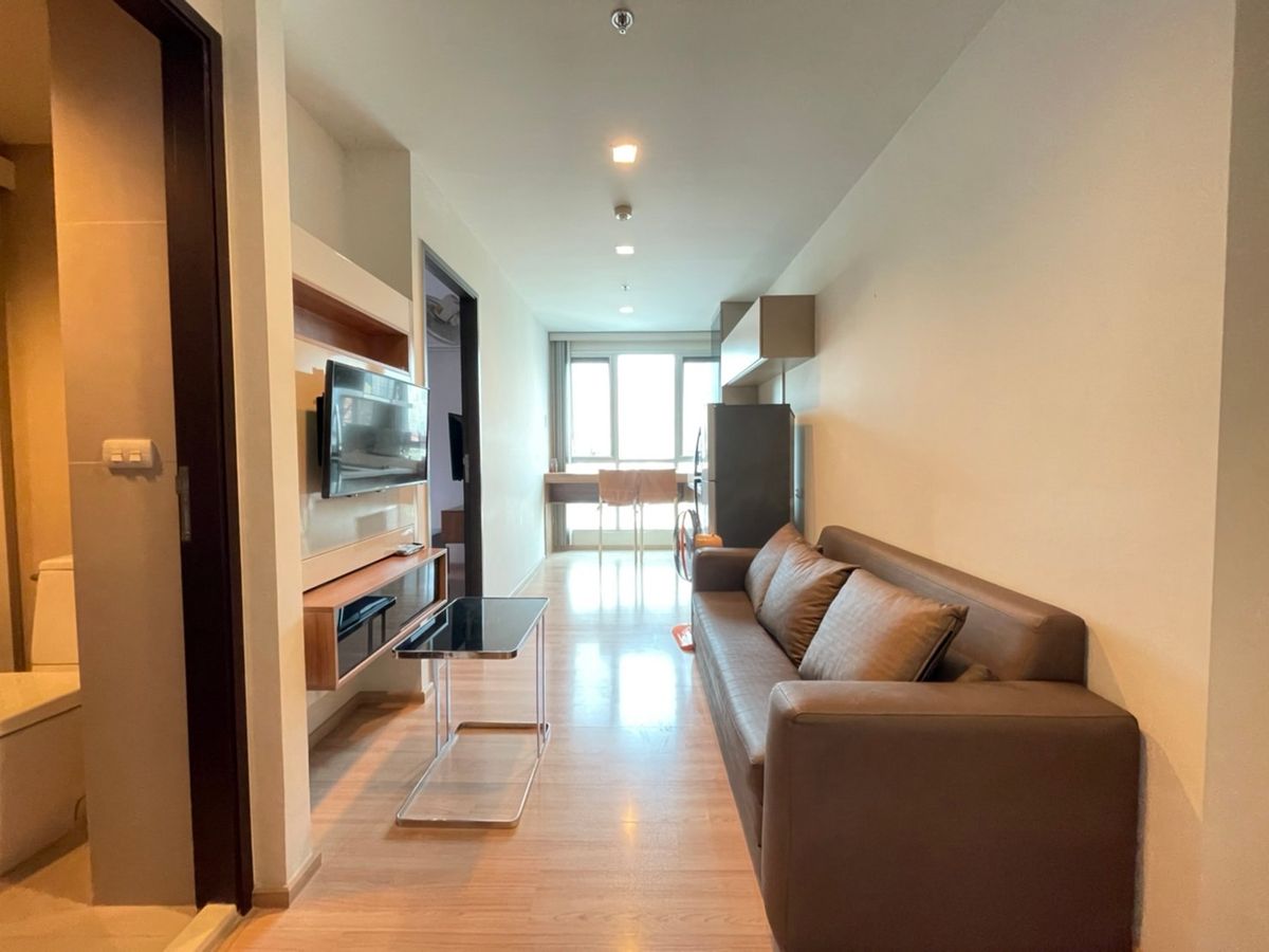 For RentCondoSathorn, Narathiwat : RHYTHM Sathorn is available for rent 20,000/month. The room is very beautiful. Can inquire.