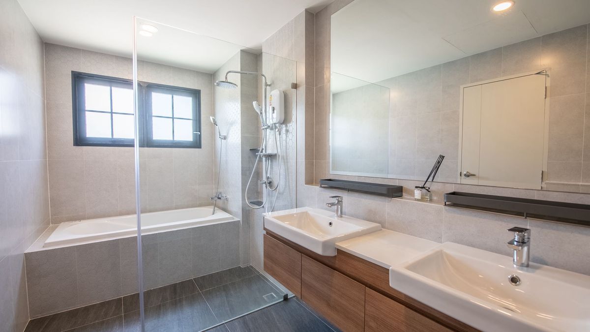 ให้เช่าบ้านบางนา แบริ่ง ลาซาล : ให้เช่าบ้านหรูย่านบางนา Centro Bangna - 4 ห้องนอน ตกแต่งครบ เลี้ยงสัตว์ได้ ใกล้ห้างสรรพสินค้า พร้อมเข้าอยู่