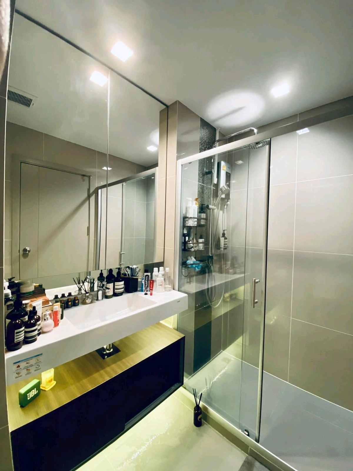 ให้เช่าคอนโดพระราม 9 เพชรบุรีตัดใหม่ RCA : 🔴15,000฿🔴 𝗜𝗱𝗲𝗼 𝗡𝗲𝘄 𝗥𝗮𝗺𝗮 𝟵┃ไอดีโอ นิว พระราม 9 ✅ ใกล้ MRT พระราม 9 ยินดีบริการ🙏สนใจทัก 𝙇𝙄𝙉𝙀 มานะคะ (ตอบไวมาก):​📱 รหัสทรัพย์​ 6904-0212📱: ไอดีไลน์:@bbcondo88