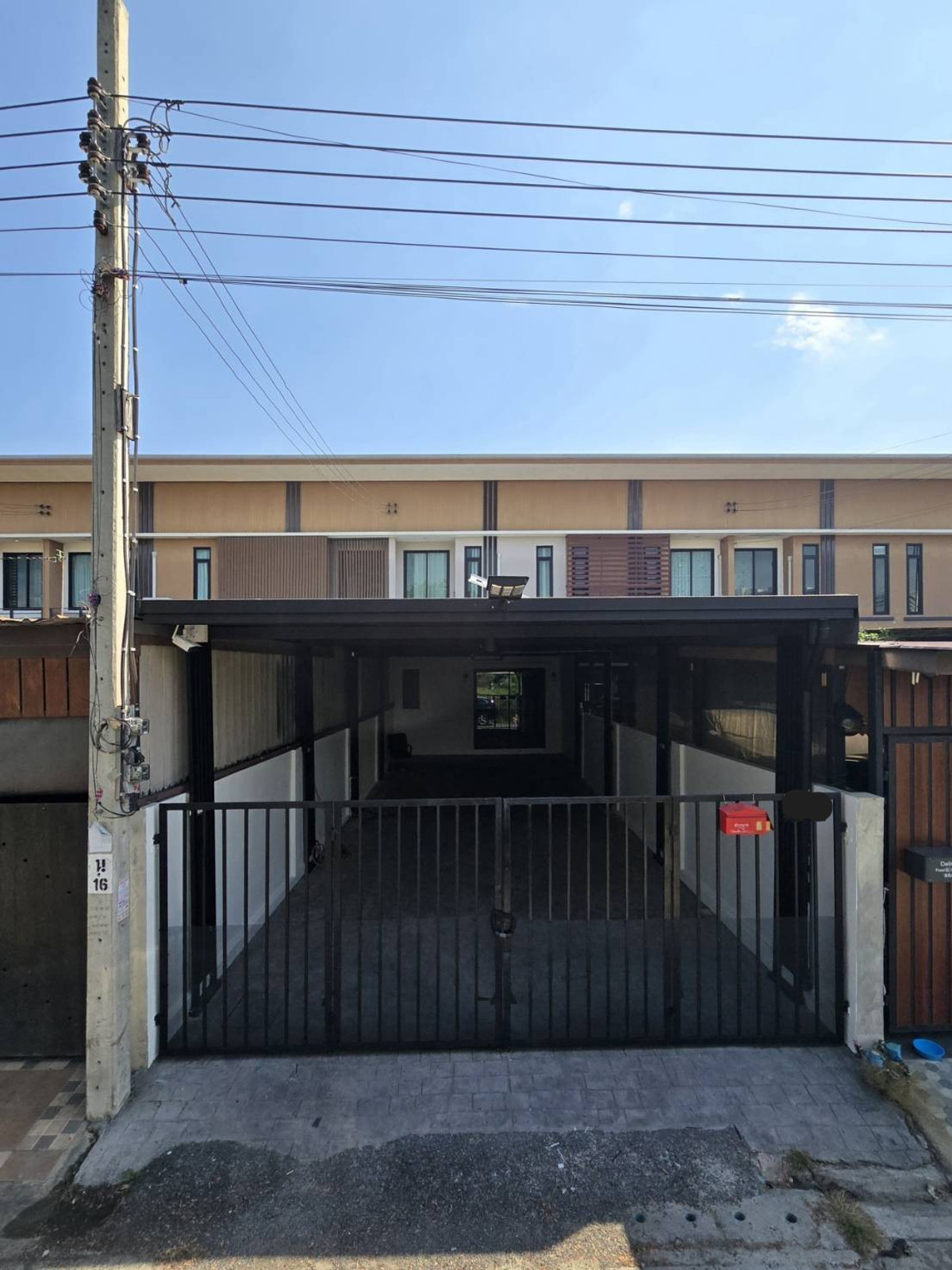 For RentTownhomeVipawadee, Don Mueang, Lak Si : townhome, 15-minute drive to Don Mueang Airport. can register company. Close to Somdej Park (5-minute walk).