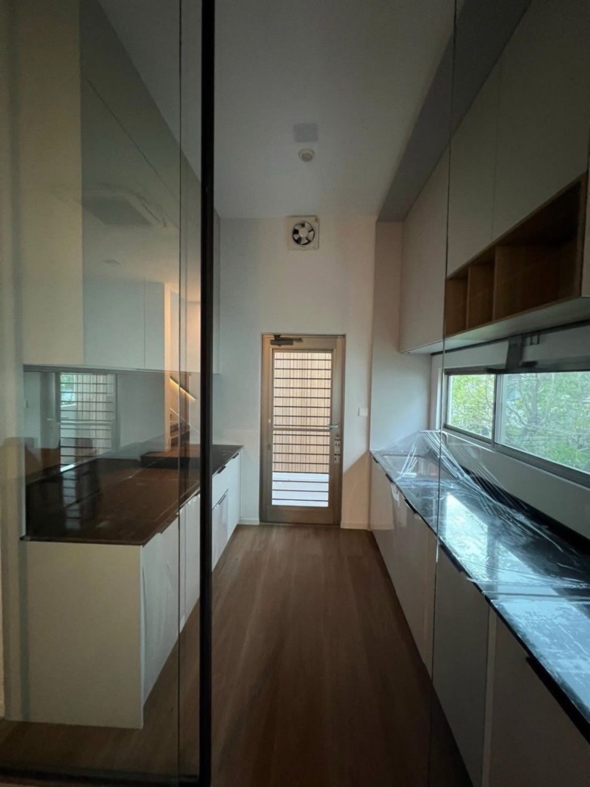 ให้เช่าบ้านพัฒนาการ ศรีนครินทร์ : 📢👇บ้านหรูหลังมุม ทำเลศักยภาพพระราม 9ออกแบบกว้างขวาง พร้อมสิ่งอำนวยความสะดวกระดับพรีเมียมภายในโครงการส่วนตัว เงียบสงบ ปลอดภัย เหมาะสำหรับอยู่อาศัยเป็นครอบครัว