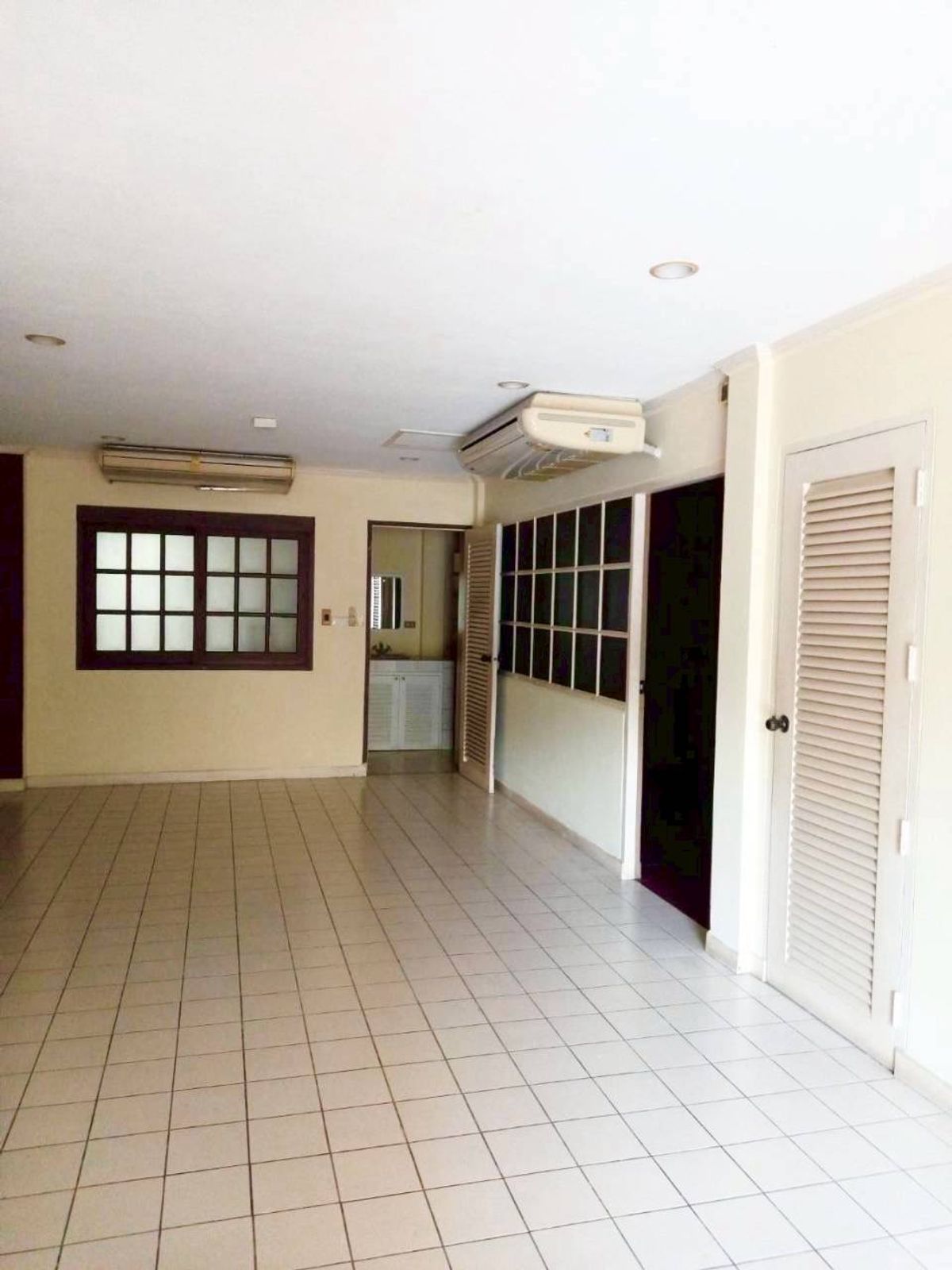 For SaleHouseBang Sue, Wong Sawang, Tao Pun : Classic house In the heart of Nonthaburi, beautiful garden