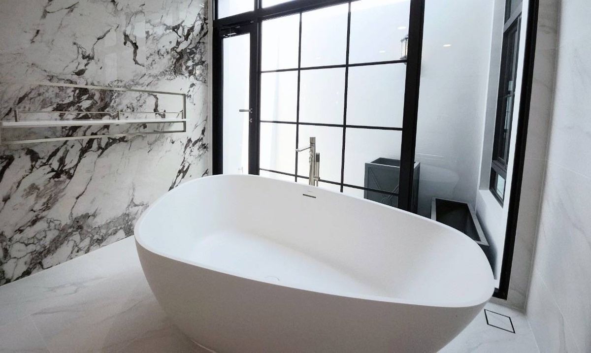 ขายบ้านบางนา แบริ่ง ลาซาล : NANTAWAN Bangna km 15 (นันทวัน บางนา กม.15) 220 ตร.ว. (6นอน 8น้ำ 12จอด) บ้านใหม่ตกแต่งครบพร้อมอยู่ หลังมุม ติดสวน ใกล้สโมสร