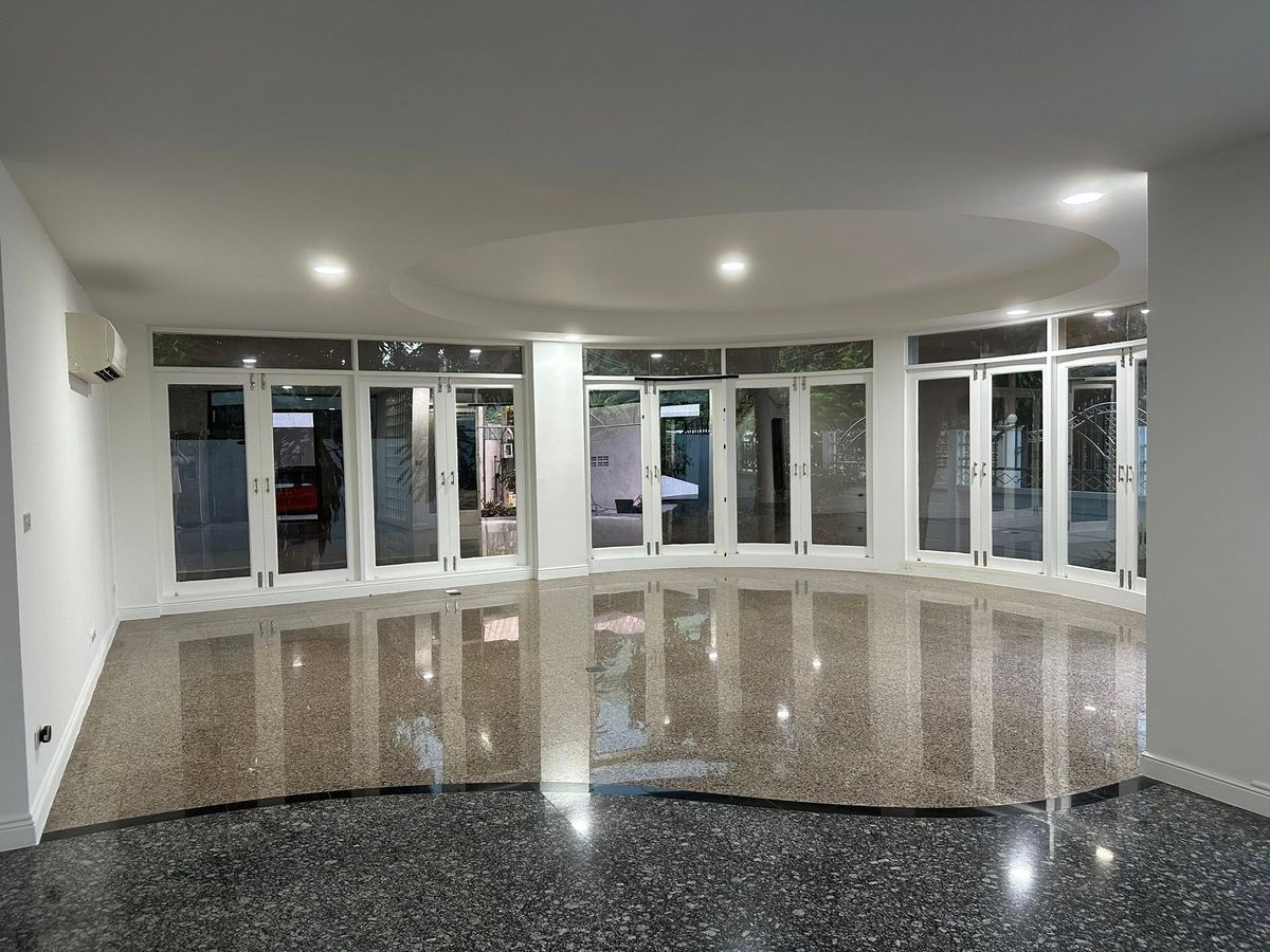 For SaleHome OfficeLadprao, Central Ladprao : 3-Storey Home Office for Sale in Lat Phrao 83 Near the Yellow Line with Strong Long-Term Investment Value