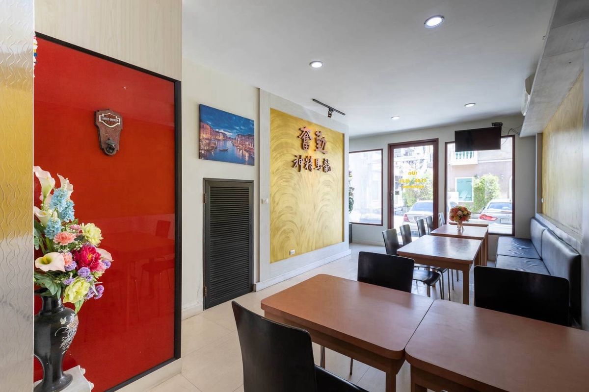 อาคารพาณิชย์นวมินทร์ รามอินทรา : ขาย/เช่าอาคาร3ชั้นพร้อมเฟอร์นิเจอร์