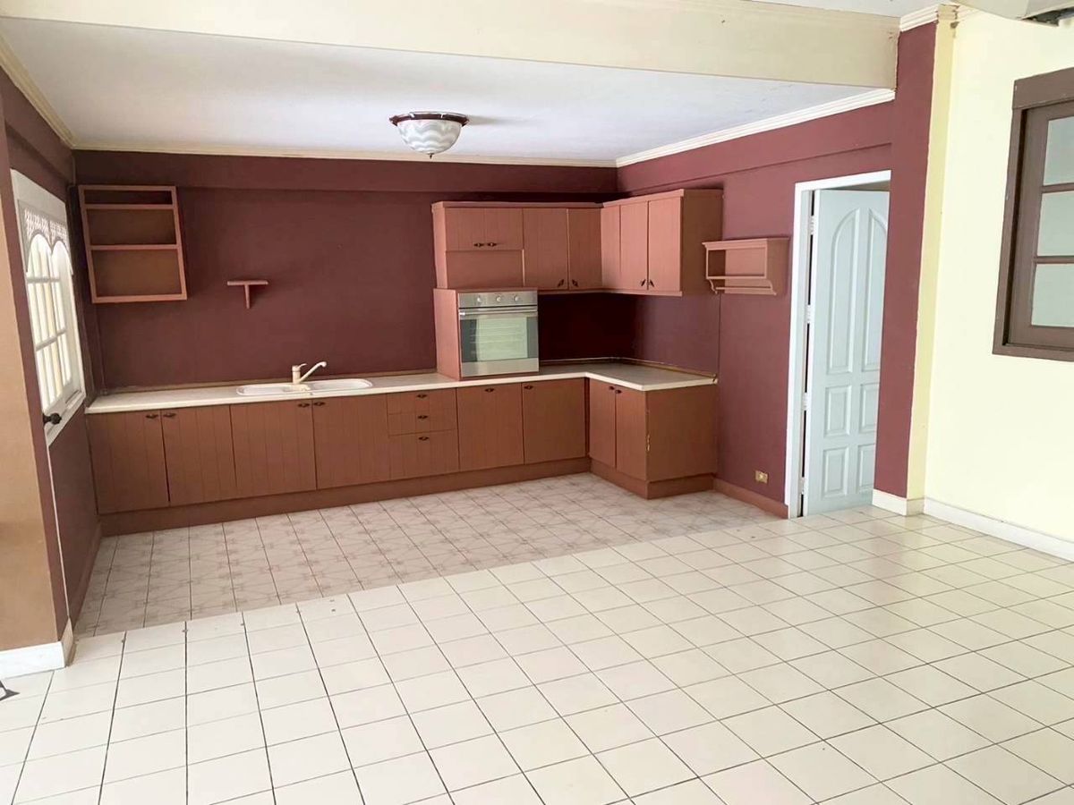 For SaleHouseBang Sue, Wong Sawang, Tao Pun : Classic house In the heart of Nonthaburi, beautiful garden