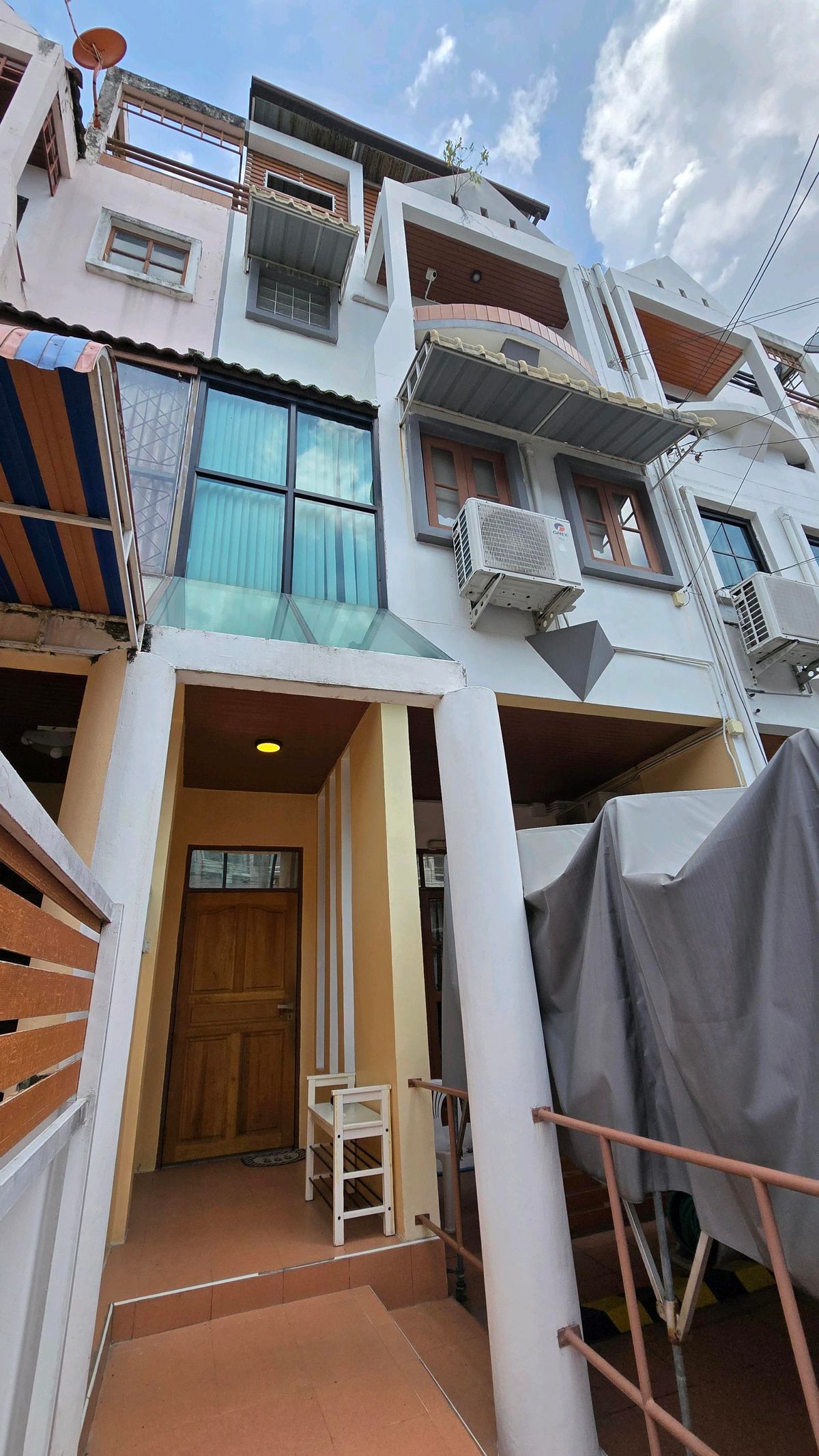 For RentTownhomeBangna, Bearing, Lasalle : 3 -story townhouse ready 🧳 Sukhumvit 105 Modern Minimal