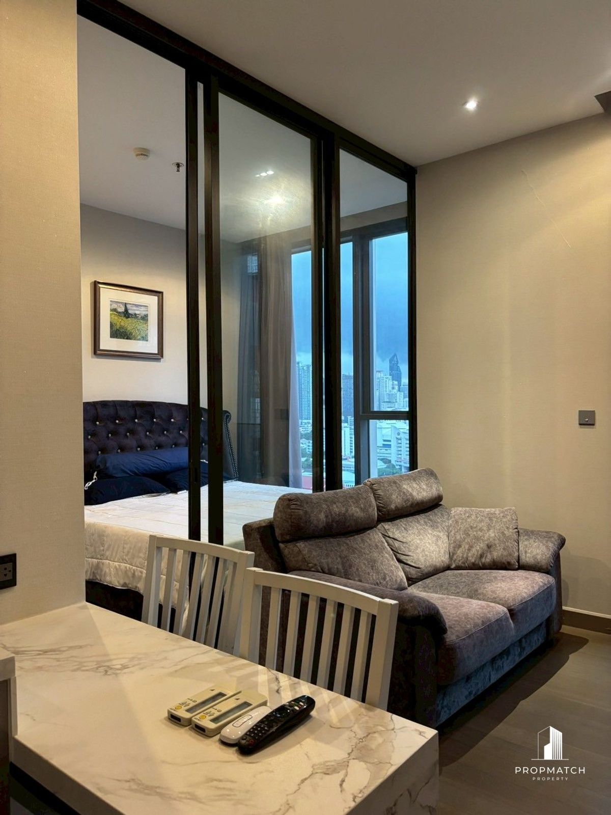 ให้เช่าคอนโดพระราม 9 เพชรบุรีตัดใหม่ RCA : 🔥Hot Price🔥The esse at singha complex 1Bed 35 Sqm ⚡️25,000 B เท่านั้น สนใจติดต่อ พัตเตอร์ 0928895628 line:plustor_ss