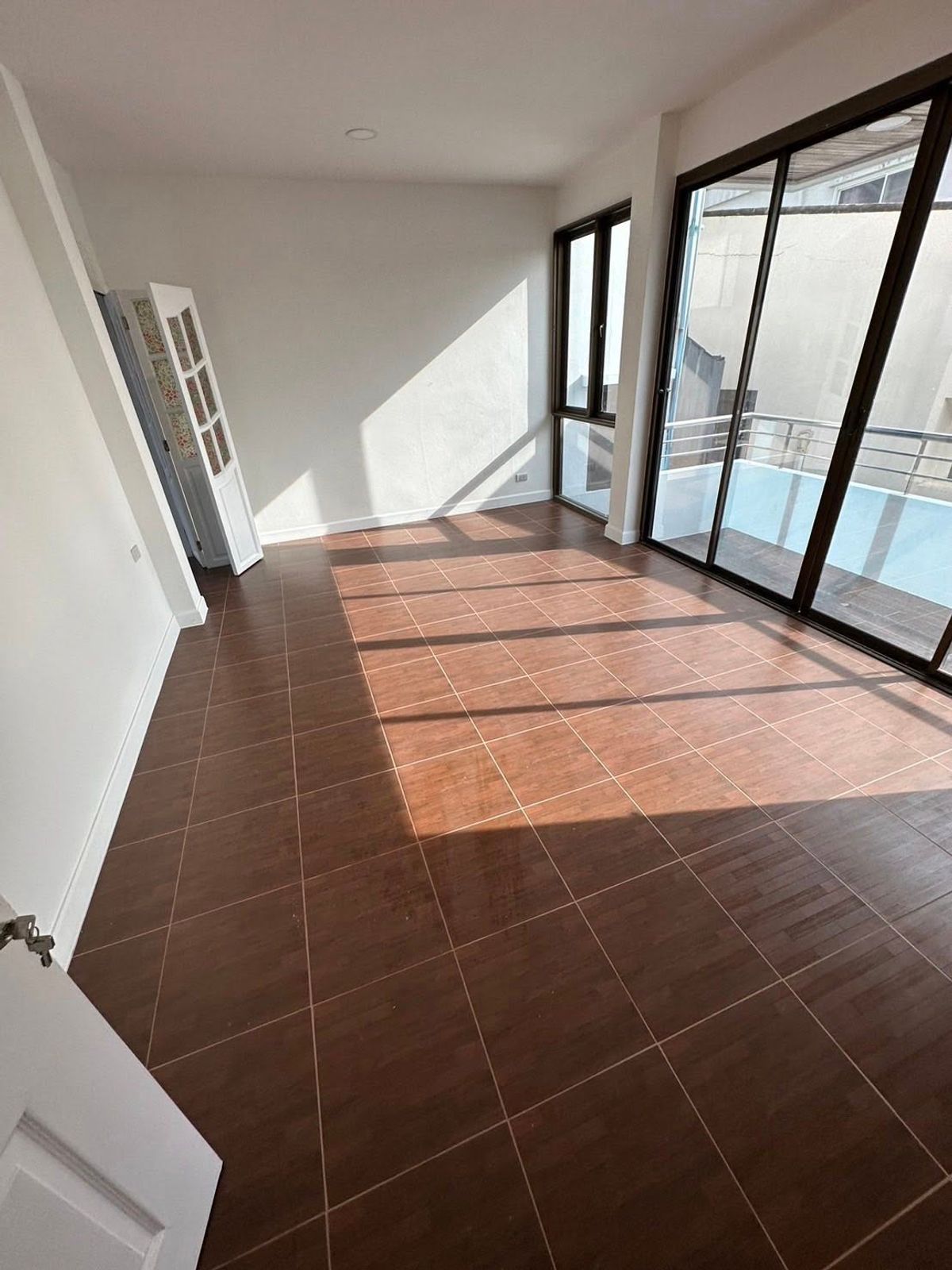 For SaleHome OfficeLadprao, Central Ladprao : 3-Storey Home Office for Sale in Lat Phrao 83 Near the Yellow Line with Strong Long-Term Investment Value